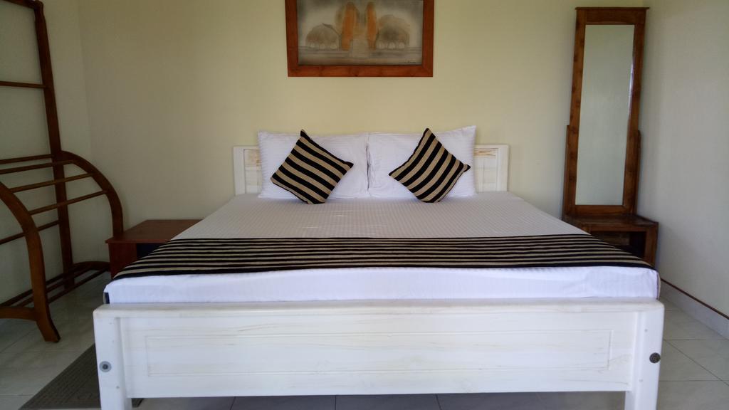 Heritage Lake View Anuradhapura Exterior foto