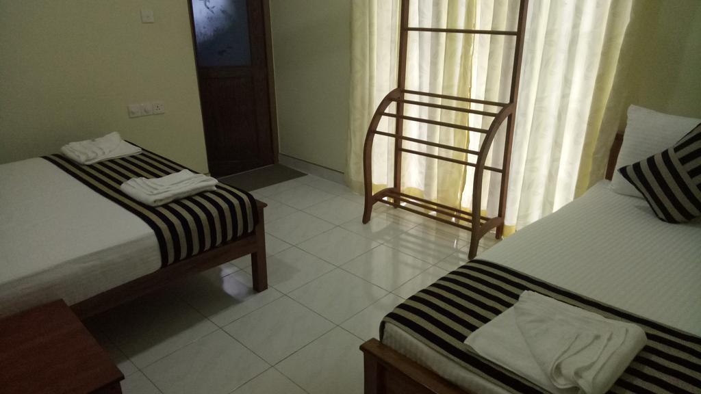 Heritage Lake View Anuradhapura Exterior foto