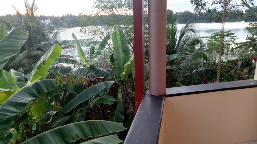 Heritage Lake View Anuradhapura Exterior foto