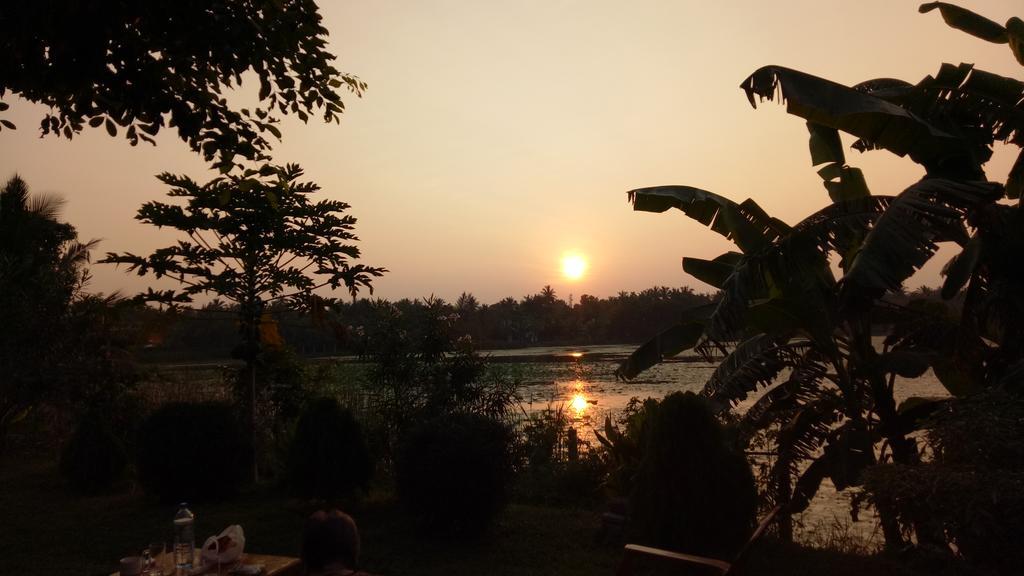 Heritage Lake View Anuradhapura Exterior foto