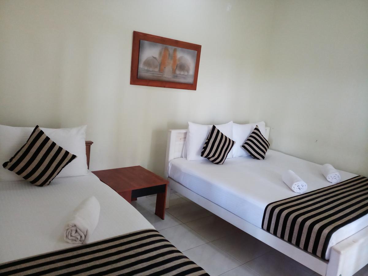 Heritage Lake View Anuradhapura Exterior foto